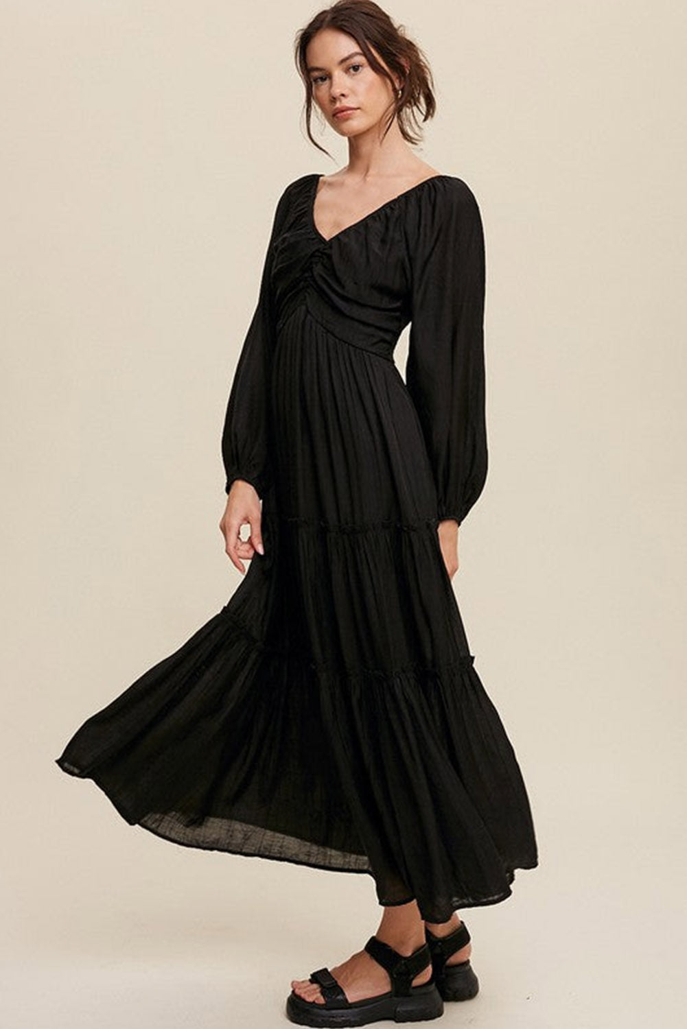 Vrouwen - V Hals Maxi Jurk - Uitgesneden Franje - Elegante Avondmode - AAN TREFFEN