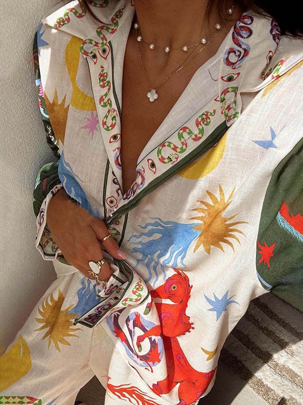 Lichte dames set met blouse en elastische broek in artistieke print – VelmiraSet