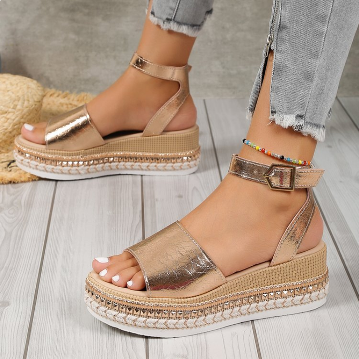 Elegante plateau sandalen met blokhak en verstelbaar enkelbandje – MILA HEIGHTS