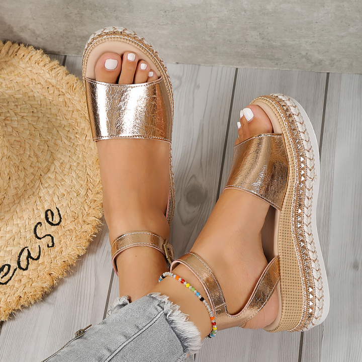 Elegante plateau sandalen met blokhak en verstelbaar enkelbandje – MILA HEIGHTS