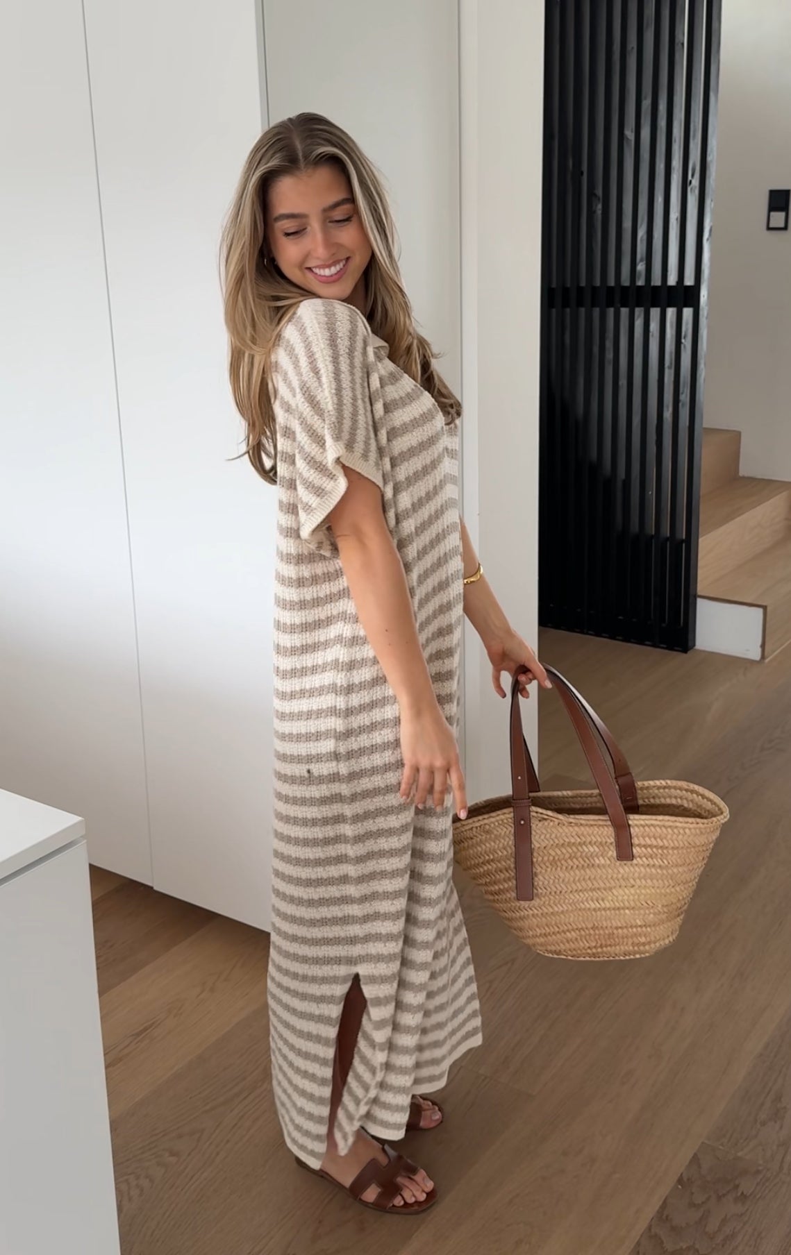 Gestreepte dames maxi-jurk met casual pasvorm – Lureva StripeFlow