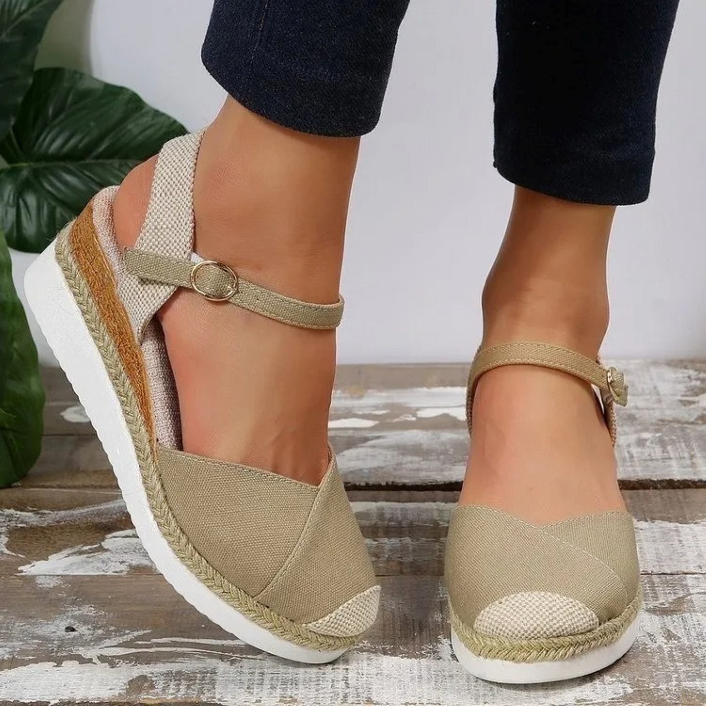 Zomerse dames sandalen met gesloten teen en gespsluiting – ClariaStep BreezeWalk