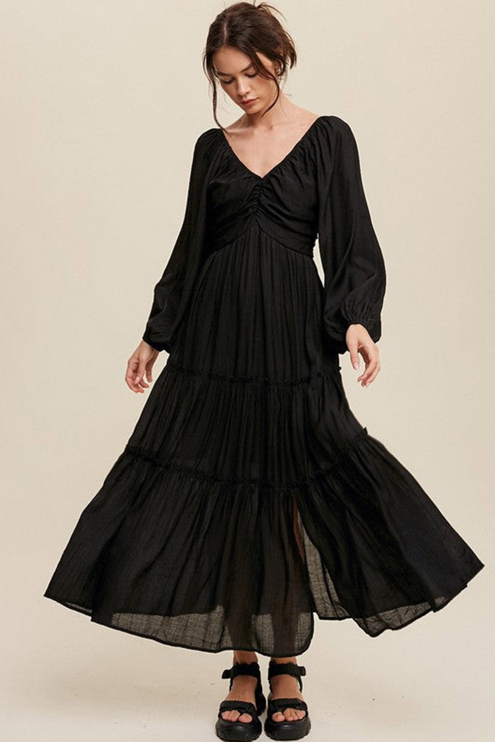 Vrouwen - V Hals Maxi Jurk - Uitgesneden Franje - Elegante Avondmode - AAN TREFFEN