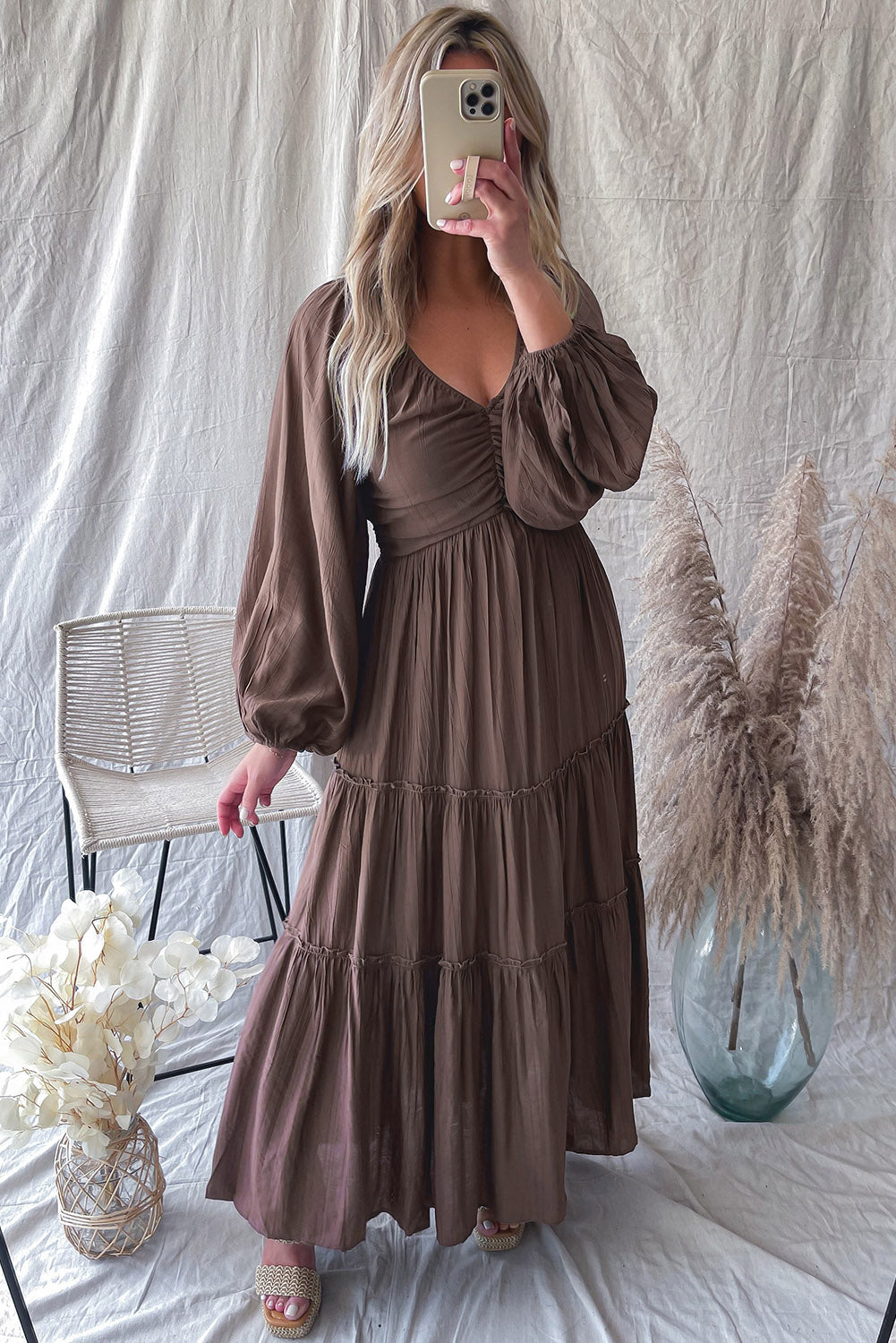Vrouwen - V Hals Maxi Jurk - Uitgesneden Franje - Elegante Avondmode - AAN TREFFEN