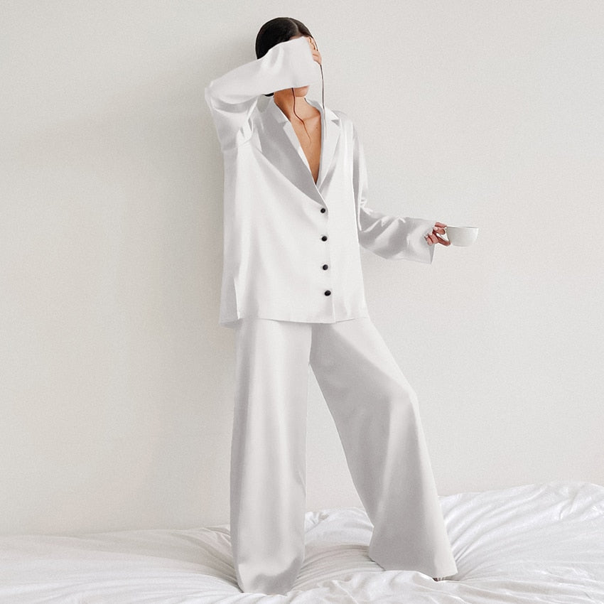 Oversized dames pyjamaset van satijn met chique glans – AURÉLIA SILKSLEEP