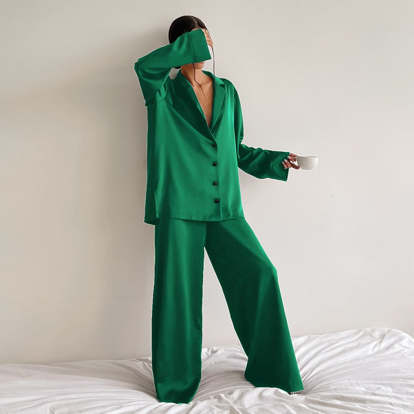 Oversized dames pyjamaset van satijn met chique glans – AURÉLIA SILKSLEEP