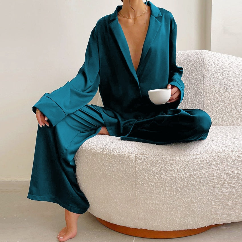 Oversized dames pyjamaset van satijn met chique glans – AURÉLIA SILKSLEEP
