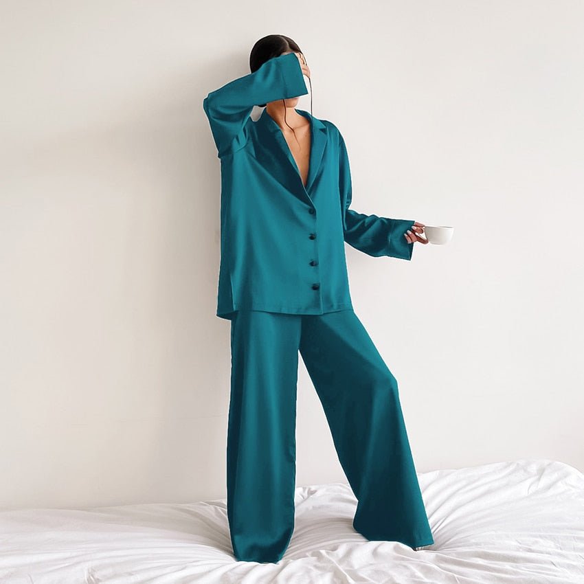 Oversized dames pyjamaset van satijn met chique glans – AURÉLIA SILKSLEEP