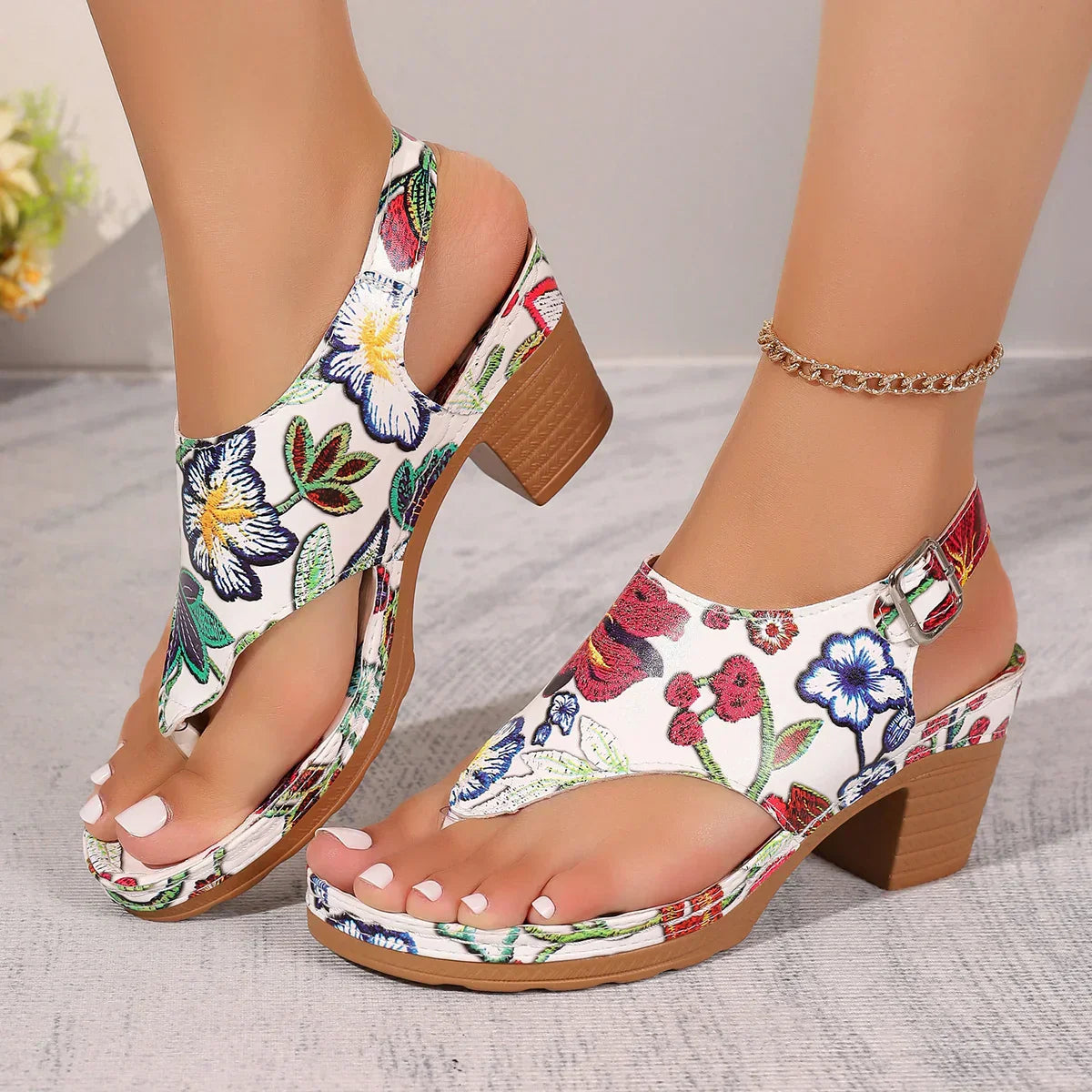 Dames - Bloemige Sandalen - Comfortabele Mid-Hak - Stijlvol Schoeisel - ELEGANTE BLOEM