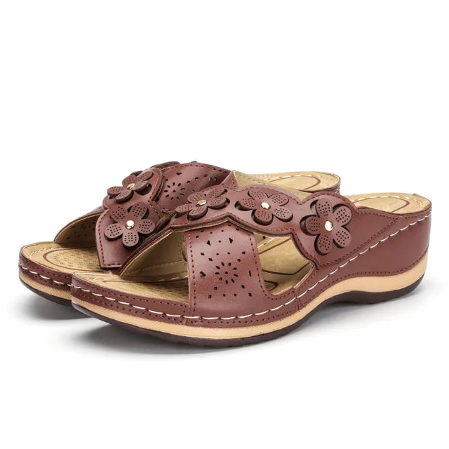 Orthopedische sandalen voor dames met stevig voetbed en bloemendetail – FlorivaBloom
