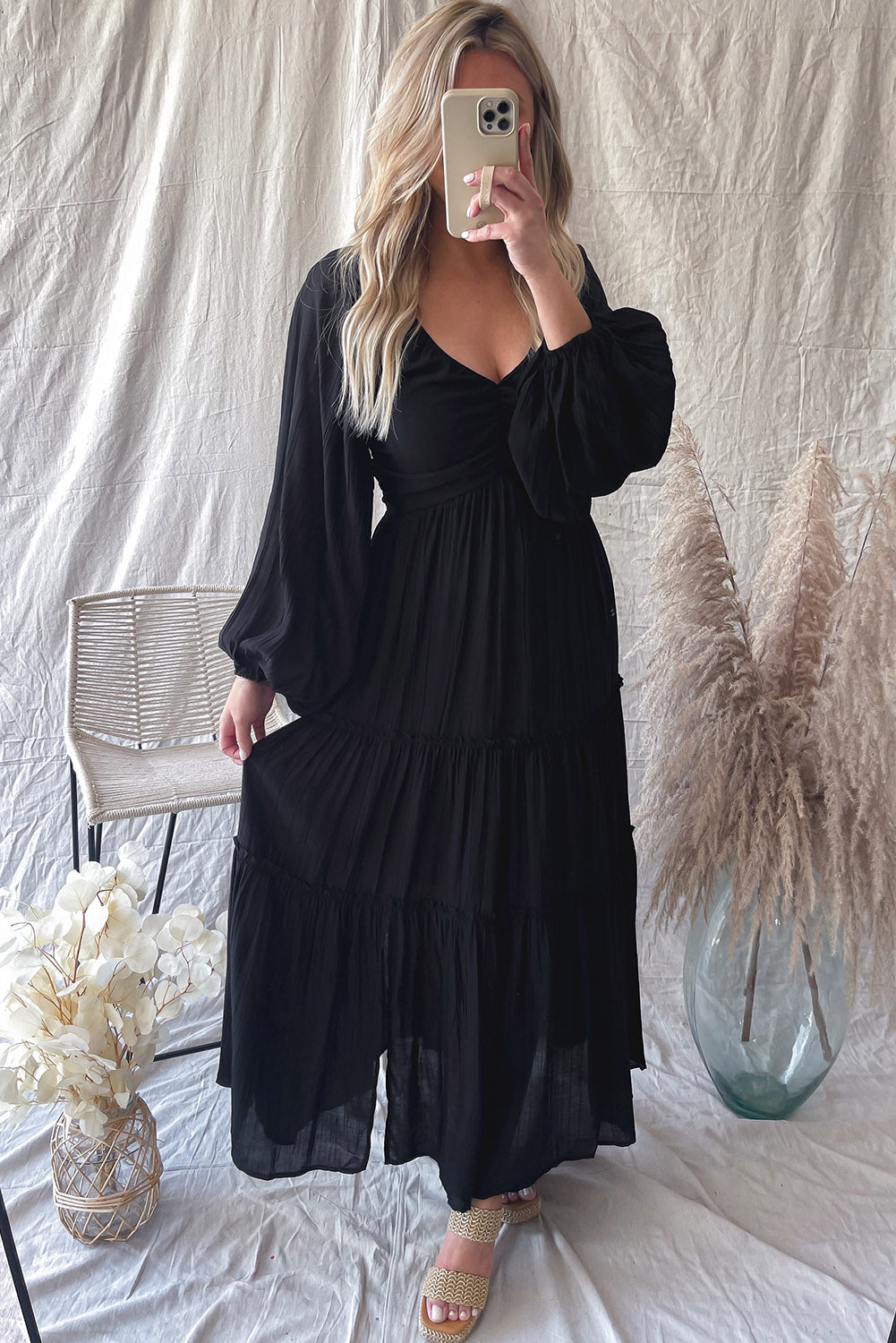 Vrouwen - V Hals Maxi Jurk - Uitgesneden Franje - Elegante Avondmode - AAN TREFFEN