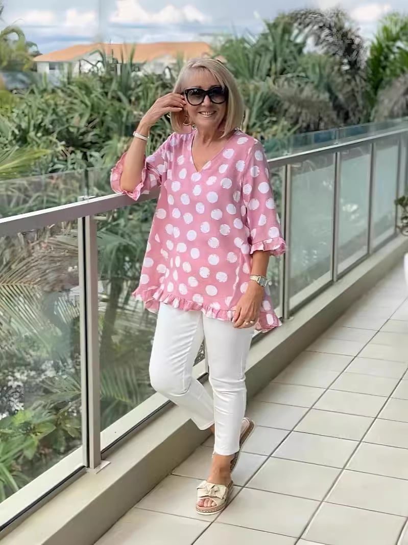 LARIEL – Luchtige V-hals top met artistieke print