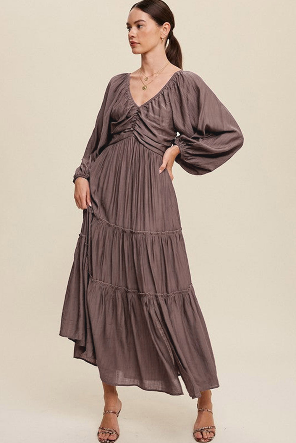Vrouwen - V Hals Maxi Jurk - Uitgesneden Franje - Elegante Avondmode - AAN TREFFEN