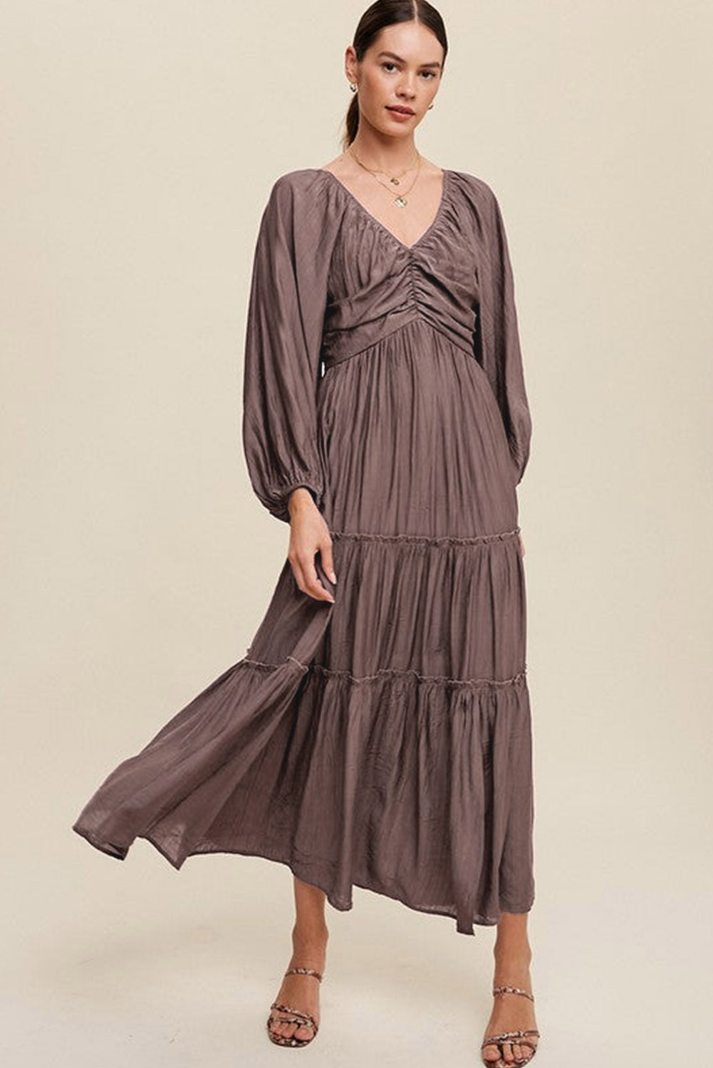 Vrouwen - V Hals Maxi Jurk - Uitgesneden Franje - Elegante Avondmode - AAN TREFFEN