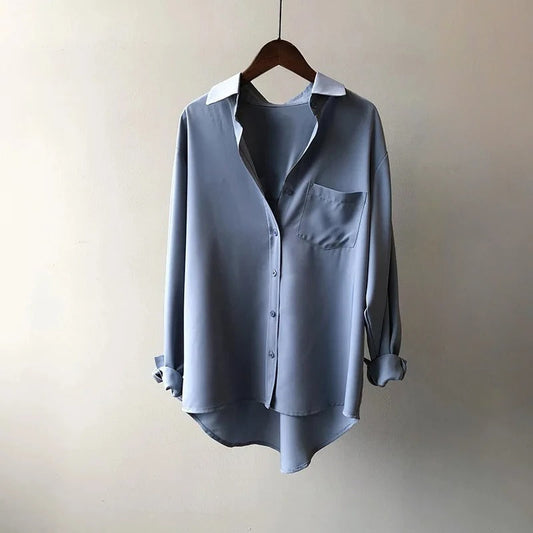 Lichte damesblouse met klassieke kraag en elegante snit – ArvellaShirt