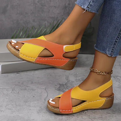 Vrouwen - Leren Damessandalen - Sleehak - Comfortabele Zomerschoenen - Eyla