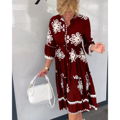 Luchtige bloemenjurk met 3/4 mouwen en flatterende pasvorm – FloréaLune Dress