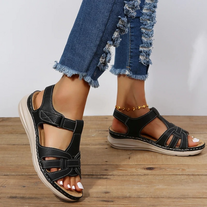 Orthopedische dames sandalen van zacht suède met verstelbare pasvorm – ARVIA SUEDE