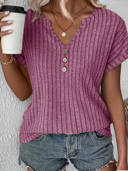 Dames - T-shirt met V-hals en Knoopdetails - Gestreept Patroon - Stijlvolle Casual Look - Anoukis Fashion