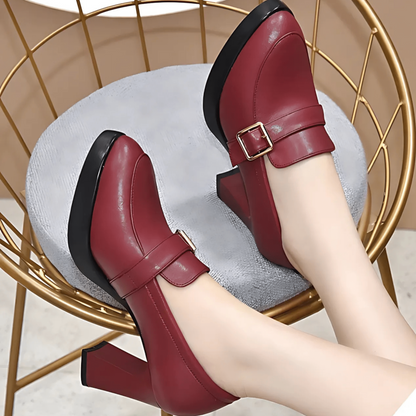Elegante dames pumps met comfortabele hak en klassieke uitstraling – AlessaHeels