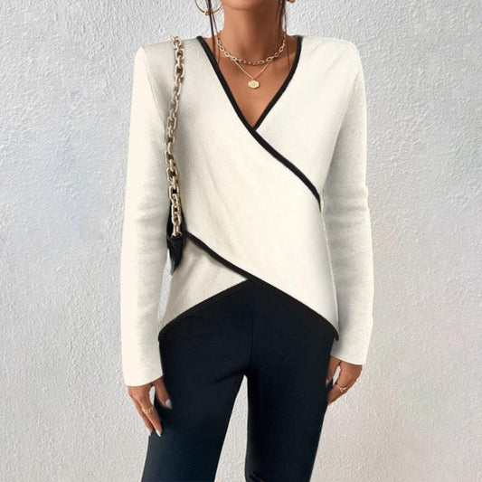 MAELYN – Elegante trui met wikkelstijl en contrastdetails