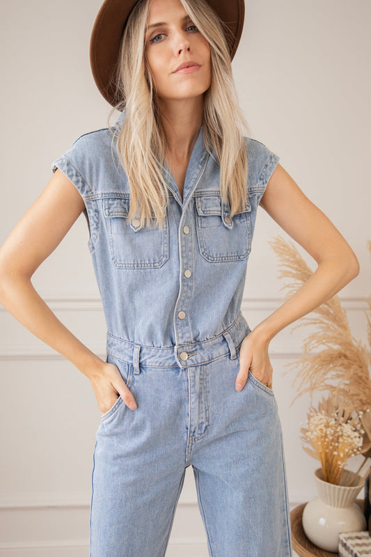 Trendy denim dames jumpsuit met tailleceintuur en knoopsluiting – RAVIA DENIMFIT