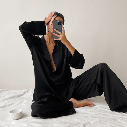 Oversized dames pyjamaset van satijn met chique glans – AURÉLIA SILKSLEEP
