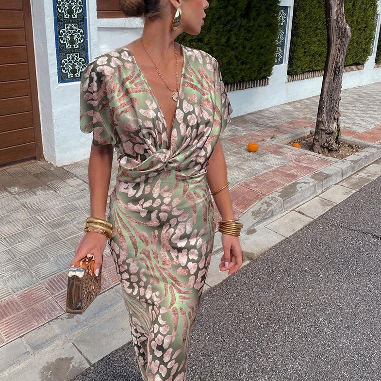 Lara | Satijnen Midi Jurk met Goudgroene Luipaardprint voor Vrouwen 2