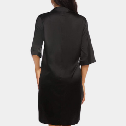 Elegant satijnen nachthemd met knoopsluiting – SilvanaLuxe