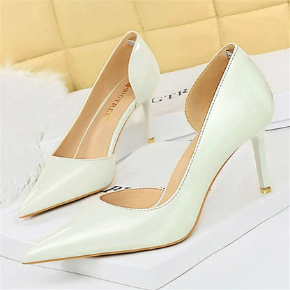 Vrouwen - Puntige Damespumps - Comfortabele Hakken - Elegante Schoenen - CLASSIC CHIC