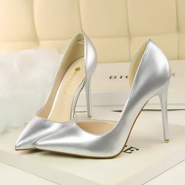 Vrouwen - Puntige Damespumps - Comfortabele Hakken - Elegante Schoenen - CLASSIC CHIC