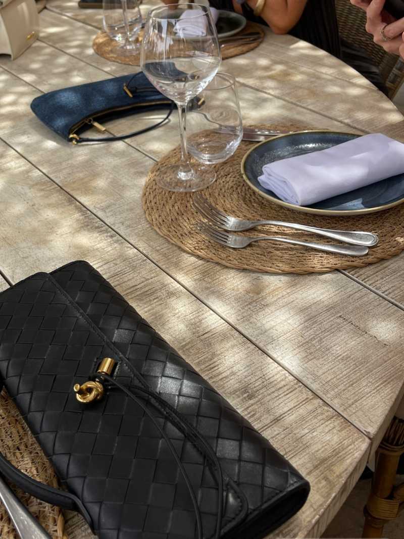 Handtas - Dames - Geweven Ontwerp Met Gouden Sluiting - Luxe Dames Handtas - Aurora