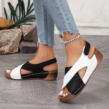 Vrouwen - Leren Damessandalen - Sleehak - Comfortabele Zomerschoenen - Eyla