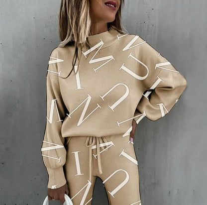 Trendy letter print jurk voor een statement look – Lexa Script